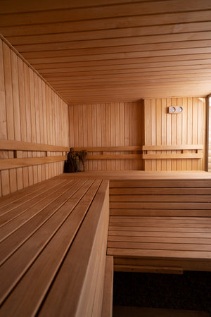 Ceiling material for sauna: Essential guide to heat-resistant wood options